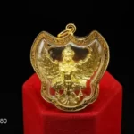 Amulet-085