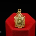Amulet-089